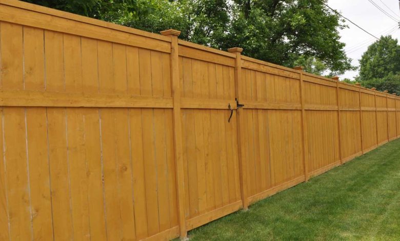 The Right Way to Install a Privacy Fence