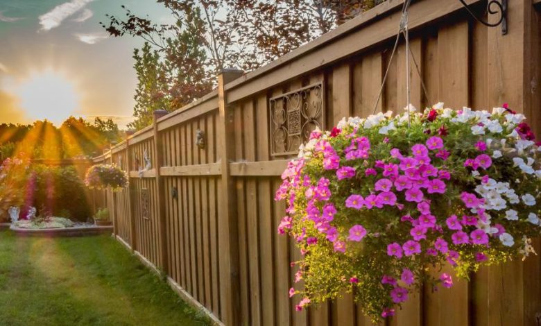 Corner Molding: The Perfect Addition to Your Wood Plank Fence